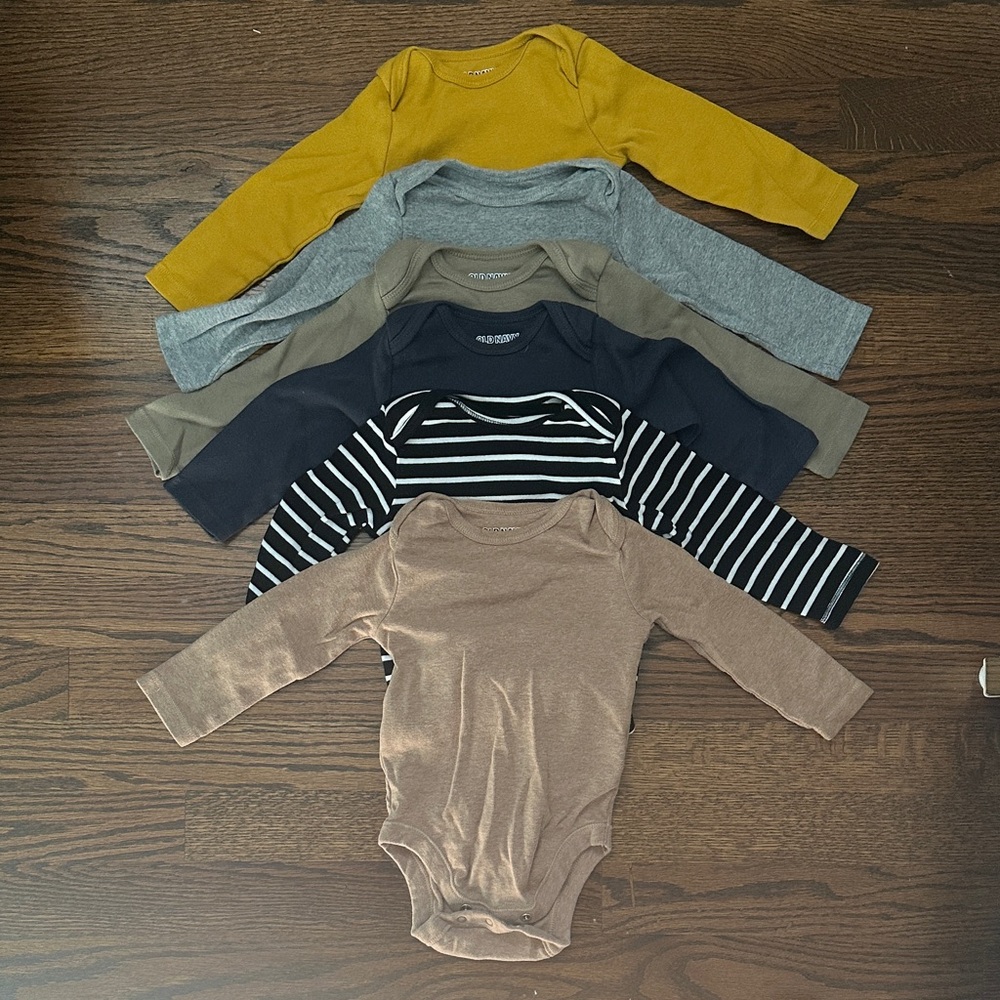 Old Navy Unisex Long-Sleeve Bodysuit
